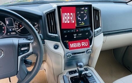 Toyota Land Cruiser 200, 2019 год, 8 900 000 рублей, 11 фотография