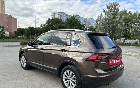 Volkswagen Tiguan II, 2017 год, 2 600 000 рублей, 3 фотография