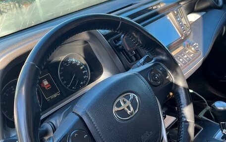 Toyota RAV4, 2019 год, 2 990 000 рублей, 4 фотография