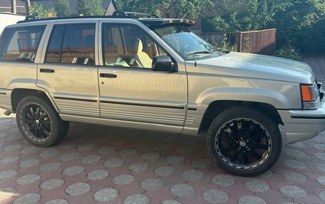 Jeep Grand Cherokee, 1995 год, 950 000 рублей, 4 фотография