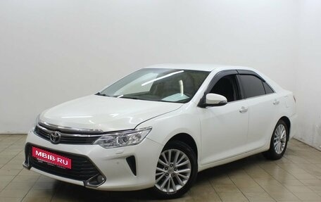 Toyota Camry, 2014 год, 1 390 000 рублей, 2 фотография