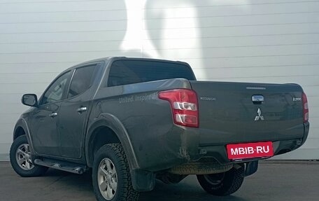 Mitsubishi L200 IV рестайлинг, 2015 год, 1 899 000 рублей, 5 фотография