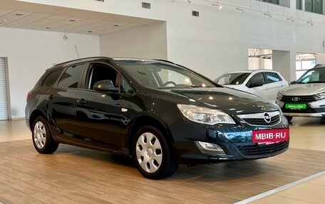 Opel Astra J, 2011 год, 939 000 рублей, 3 фотография