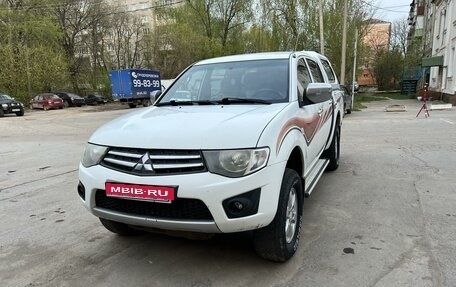 Mitsubishi L200 IV рестайлинг, 2011 год, 1 100 000 рублей, 1 фотография