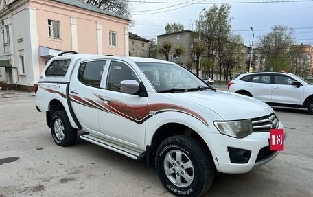 Mitsubishi L200 IV рестайлинг, 2011 год, 1 100 000 рублей, 5 фотография