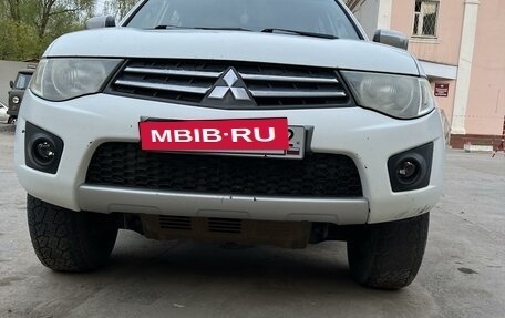 Mitsubishi L200 IV рестайлинг, 2011 год, 1 100 000 рублей, 4 фотография