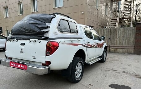 Mitsubishi L200 IV рестайлинг, 2011 год, 1 100 000 рублей, 8 фотография