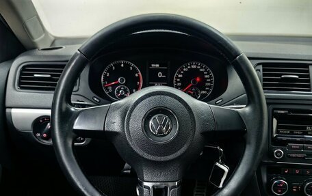 Volkswagen Jetta VI, 2013 год, 899 000 рублей, 11 фотография