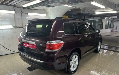 Toyota Highlander III, 2013 год, 2 490 000 рублей, 3 фотография