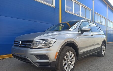 Volkswagen Tiguan II, 2019 год, 2 799 999 рублей, 1 фотография