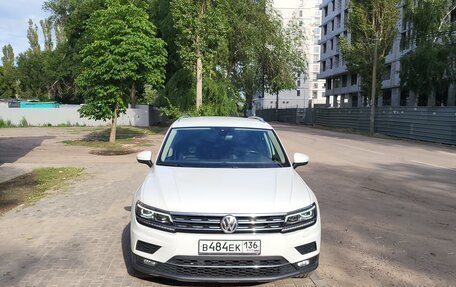 Volkswagen Tiguan II, 2019 год, 3 500 000 рублей, 1 фотография