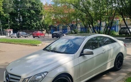 Mercedes-Benz E-Класс, 2013 год, 2 000 000 рублей, 1 фотография