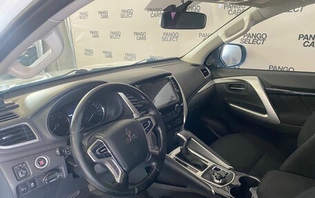 Mitsubishi Pajero Sport III рестайлинг, 2018 год, 3 155 000 рублей, 12 фотография