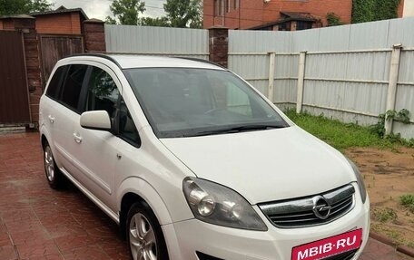 Opel Zafira B, 2012 год, 860 000 рублей, 3 фотография