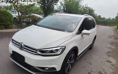 Volkswagen Touran III, 2021 год, 1 835 000 рублей, 1 фотография