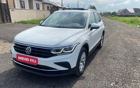 Volkswagen Tiguan II, 2021 год, 4 000 000 рублей, 4 фотография