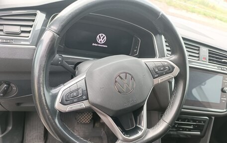 Volkswagen Tiguan II, 2021 год, 4 000 000 рублей, 10 фотография