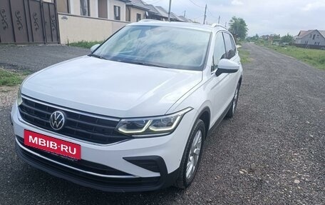 Volkswagen Tiguan II, 2021 год, 4 000 000 рублей, 5 фотография