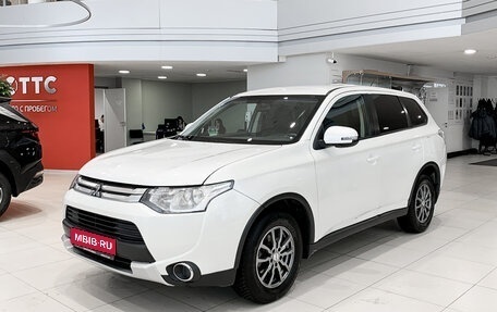 Mitsubishi Outlander III рестайлинг 3, 2014 год, 1 675 000 рублей, 1 фотография