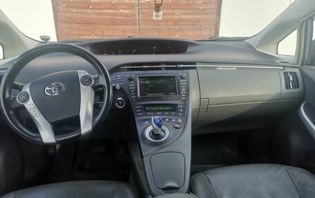 Toyota Prius, 2010 год, 1 350 000 рублей, 4 фотография