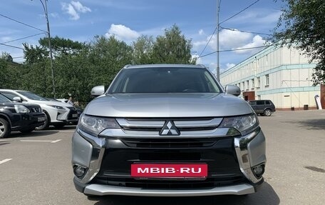 Mitsubishi Outlander III рестайлинг 3, 2016 год, 2 400 000 рублей, 2 фотография