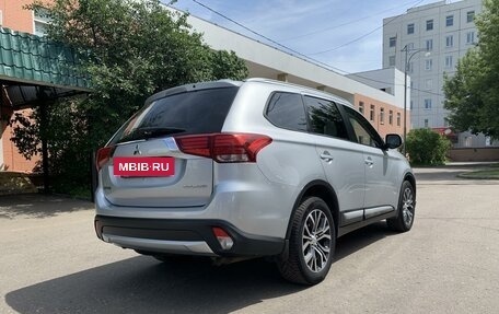 Mitsubishi Outlander III рестайлинг 3, 2016 год, 2 400 000 рублей, 4 фотография