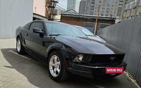 Ford Mustang VI рестайлинг, 2006 год, 2 500 000 рублей, 2 фотография