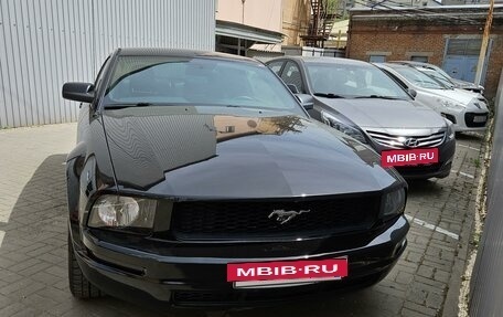 Ford Mustang VI рестайлинг, 2006 год, 2 500 000 рублей, 8 фотография