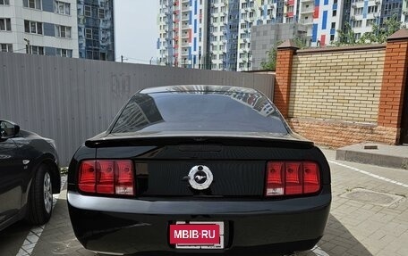 Ford Mustang VI рестайлинг, 2006 год, 2 500 000 рублей, 12 фотография