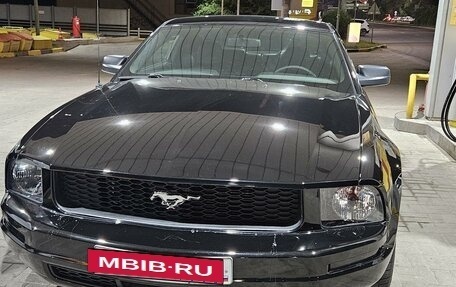 Ford Mustang VI рестайлинг, 2006 год, 2 500 000 рублей, 17 фотография