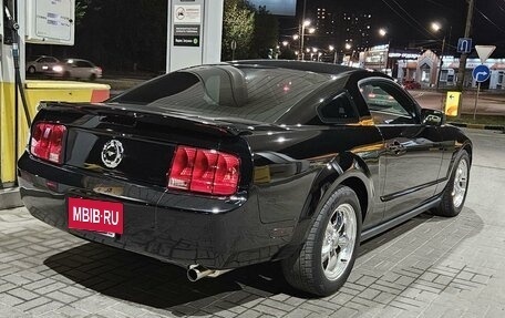 Ford Mustang VI рестайлинг, 2006 год, 2 500 000 рублей, 19 фотография