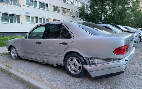 Mercedes-Benz E-Класс, 1998 год, 115 000 рублей, 4 фотография