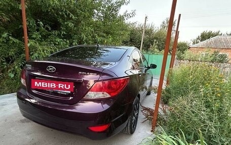 Hyundai Solaris II рестайлинг, 2012 год, 950 000 рублей, 3 фотография