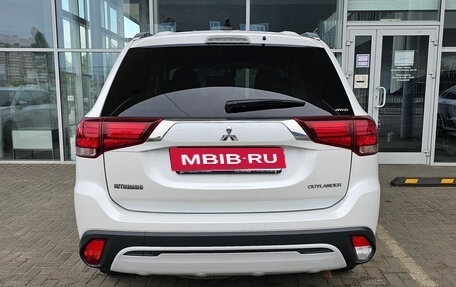 Mitsubishi Outlander III рестайлинг 3, 2019 год, 2 200 000 рублей, 4 фотография