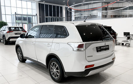 Mitsubishi Outlander III рестайлинг 3, 2014 год, 1 675 000 рублей, 7 фотография