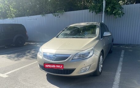 Opel Astra J, 2012 год, 860 000 рублей, 1 фотография