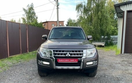 Mitsubishi Pajero IV, 2014 год, 3 200 000 рублей, 2 фотография