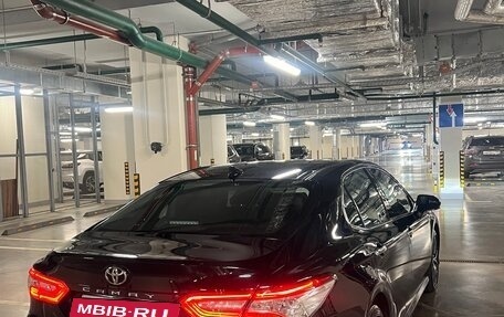 Toyota Camry, 2018 год, 3 350 000 рублей, 2 фотография