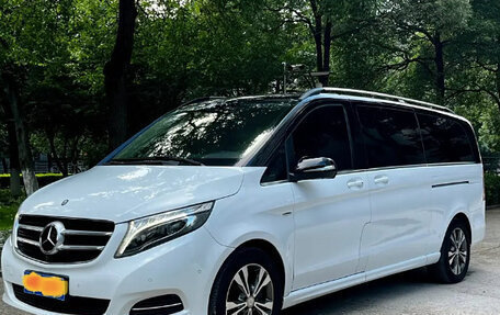 Mercedes-Benz V-Класс, 2016 год, 4 200 000 рублей, 1 фотография