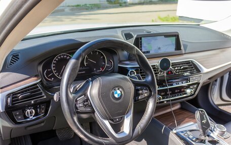 BMW 5 серия, 2018 год, 3 800 000 рублей, 24 фотография