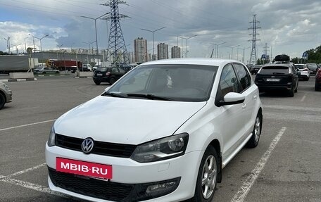 Volkswagen Polo VI (EU Market), 2010 год, 800 000 рублей, 2 фотография