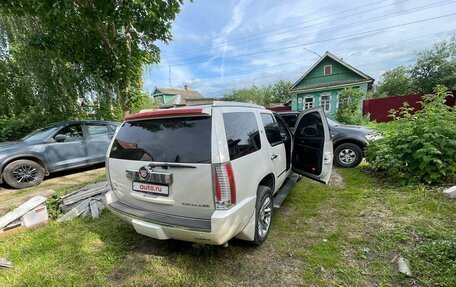 Cadillac Escalade III, 2011 год, 2 500 000 рублей, 4 фотография