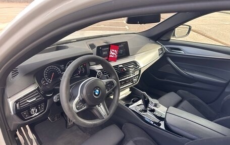 BMW 5 серия, 2018 год, 3 590 000 рублей, 12 фотография