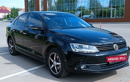 Volkswagen Jetta VI, 2013 год, 1 160 000 рублей, 5 фотография