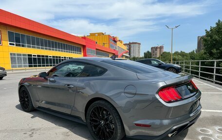 Ford Mustang VI рестайлинг, 2022 год, 4 200 000 рублей, 6 фотография