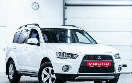 Mitsubishi Outlander III рестайлинг 3, 2011 год, 1 460 000 рублей, 2 фотография