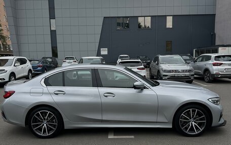 BMW 3 серия, 2019 год, 3 300 000 рублей, 3 фотография