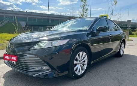 Toyota Camry, 2018 год, 2 710 000 рублей, 8 фотография