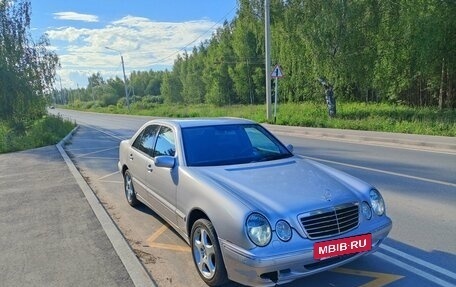 Mercedes-Benz E-Класс, 2001 год, 680 000 рублей, 3 фотография