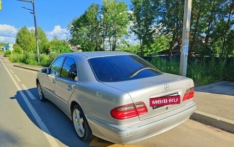Mercedes-Benz E-Класс, 2001 год, 680 000 рублей, 7 фотография